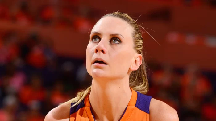 Penny Taylor Net Worth, Biography, Age, Height, Daughter, Penny Taylor and Diana Taurasi